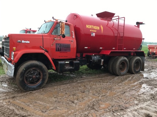 Northern 4500 gal Manure Tanker on Chevy Truck