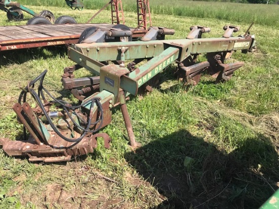 John Deere 2600 4-18 Plow