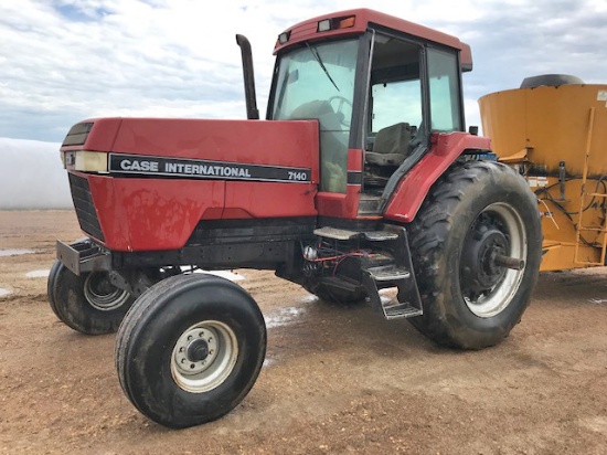 Case 7140 Int Tractor