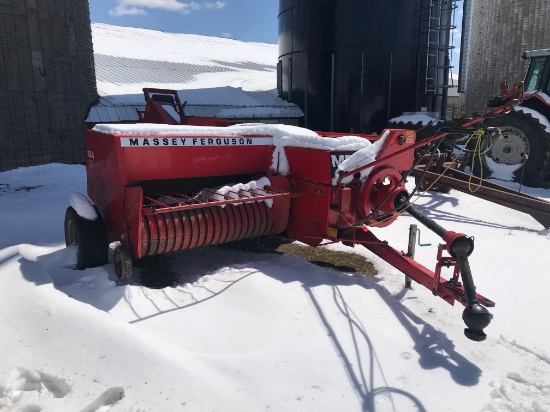 Massey Ferguson 124 Baler w/ Thrower