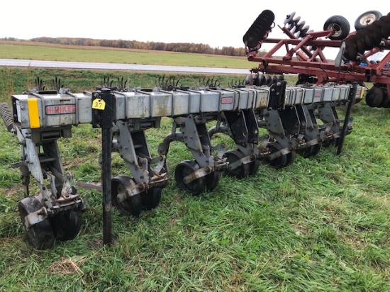 Hiniker 6000 Cultivator