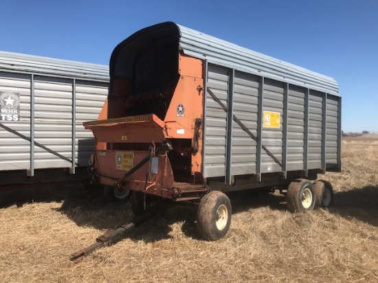 Meyers 500 Self-Unloading Wagon