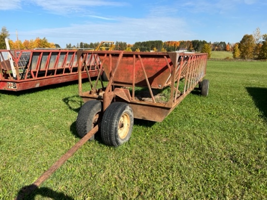 Slant-Bar Bunk Feeder Wagon