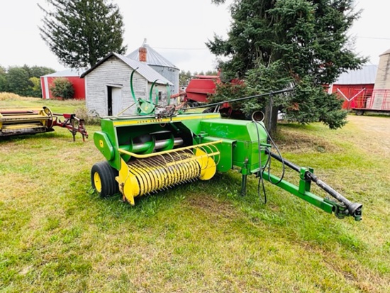 John Deere 336 Baler w/ Thrower