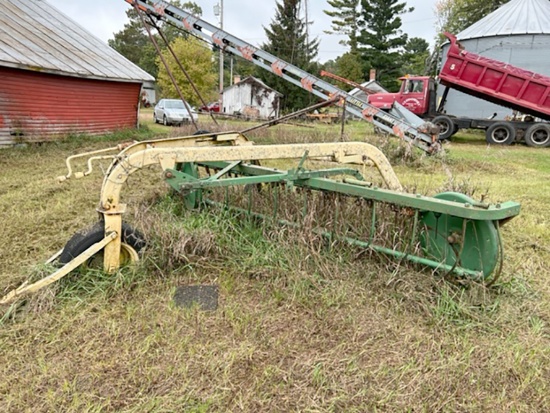 John Deere 5 Bar Hay Rake