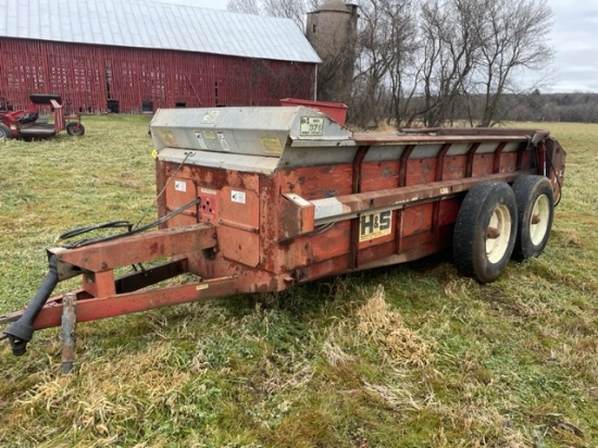 H&S 370 Manure Spreader