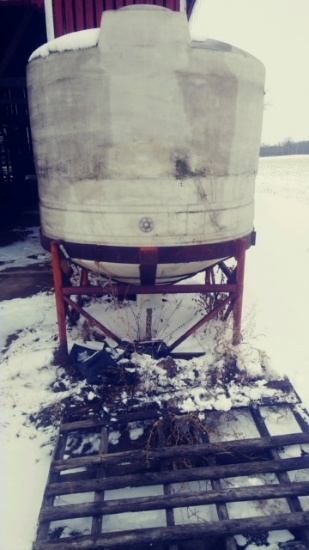 3000 Gallon Poly Tank
