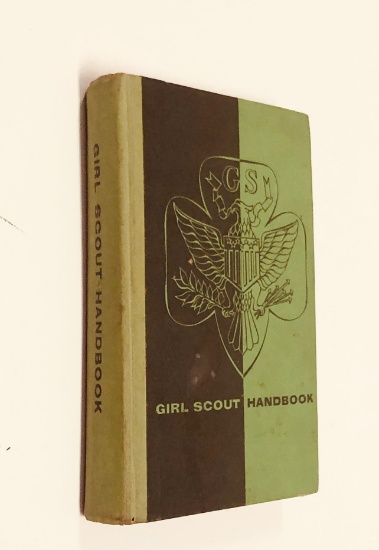 GIRL SCOUT HANDBOOK (1957)