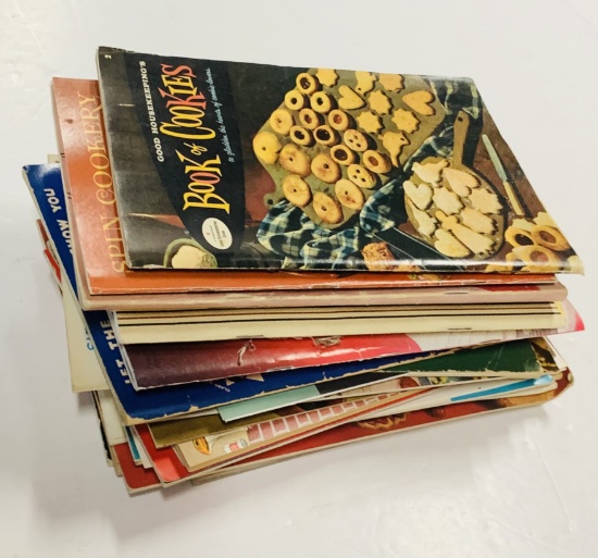 LARGE Pile of Vintage Cook Book Pamphlets