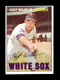 1967 Topps Baseball Card #422 Hall of Famer Hoyt Wilhelm Chicago White Sox.