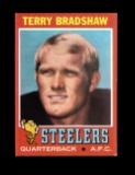 1971 Topps ROOKIE Football Card #156 Rookie Hall of Famer Terry Bradshaw Pi