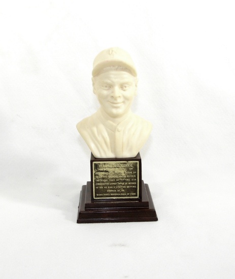 1963 Lou Gehrig Baseball Hall of Fame Bust.  6" Tall.
