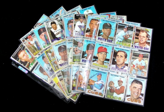 (72) 1967 Topps Baseball Cards.