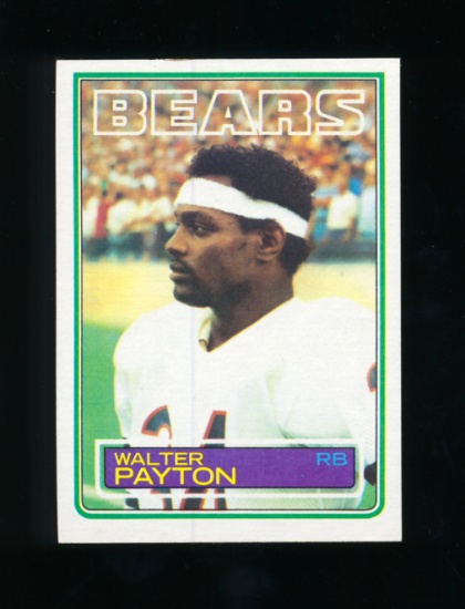 1983 Topps Football Card #36 Hall of Famer Walter Payton Chicago Bears. NM
