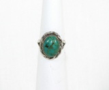 Vintage Native American Sterling Silver Ring With Large Turquoise Stone. 12
