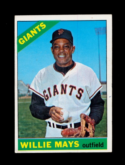 1966 Topps Baseball Card #1 Hall of Famer Willie Mays San Francisco Giants.