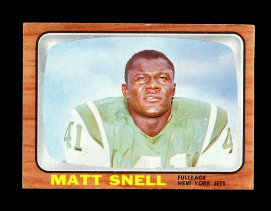 1966 Topps Football Card #102 Matt Snell New York Jets. EX/MT Condition.