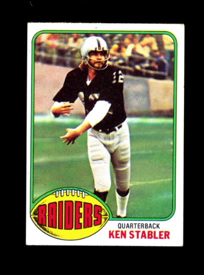 1976 Topps Football Card #415 Hall of Famer Ken Stabler Oakland Raiders. NM
