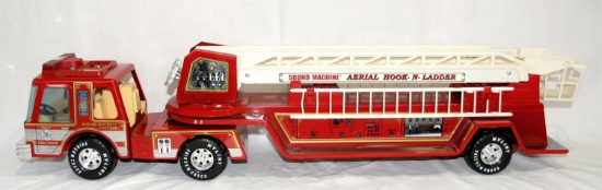 1980s Nylint Toy Sound Machine Ariel Hook-N-Ladder Fire Truck. Ladder Works