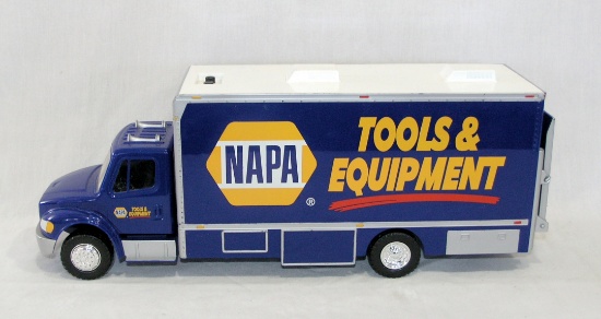 2009 FIRST GEAR Plastic Truck. NAPA Tools and Equipment. Battery Operated E