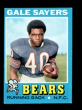 1971 Topps Football Card #150 Hall of Famer Gale Sayers Chicago Bears.