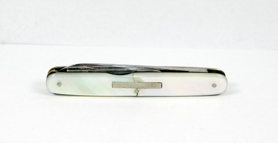 Venture Slater Bros-Shffield, England. 3-Blade Shadow Whittler. Genuine Pea