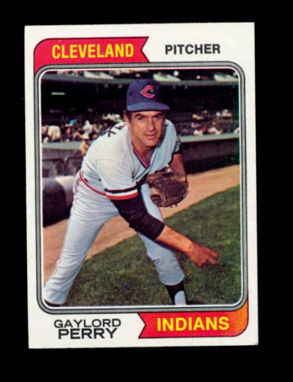 1974 Topps Baseball Card #35 Hall of Famer Gaylord Perry Cleveland Indians