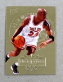 1995 Fleer Gold Basketball Card #25 Michael Jordan Chicogo Bulls