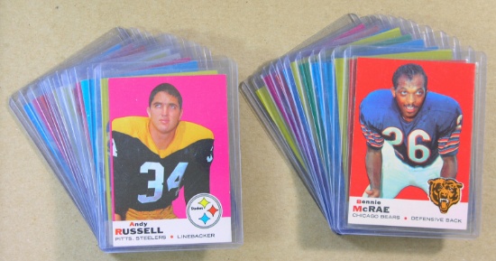 (22) 1969 Topps Football Cards. Nice Higher Grades