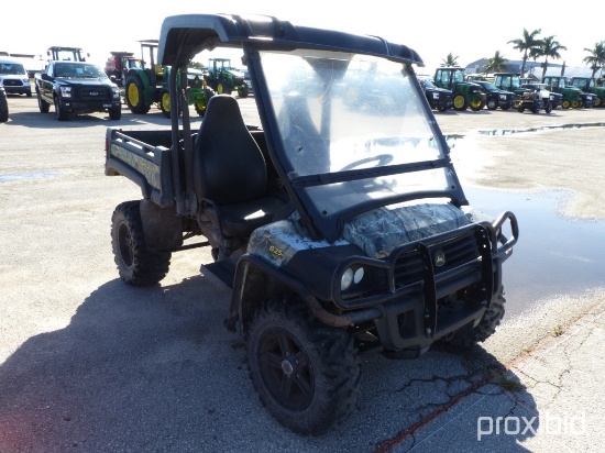 JOHN DEERE 825I GATOR