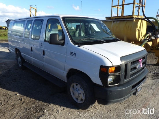 2013 FORD E350 XL