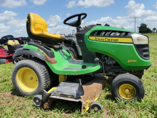 JOHN DEERE D170 RIDING MOWER