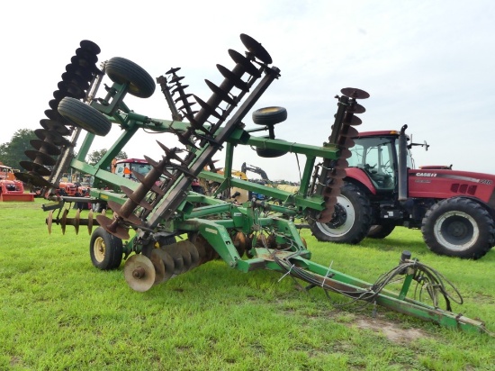 John Deere 637