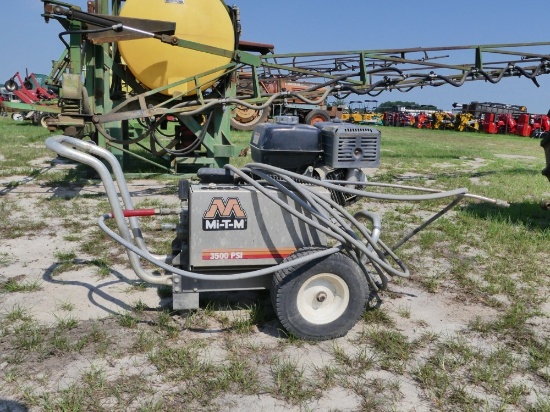 MI-T-M 3500 PSI Pressure Washer