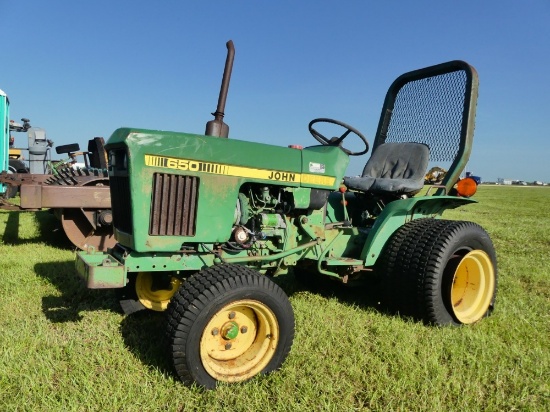 John Deere 650