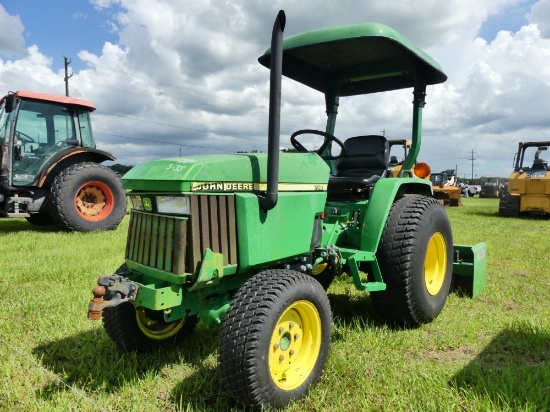 2000 John Deere 790