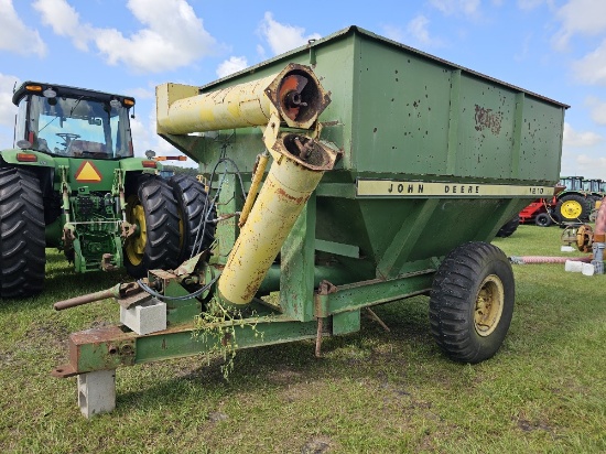 John Deere 1210