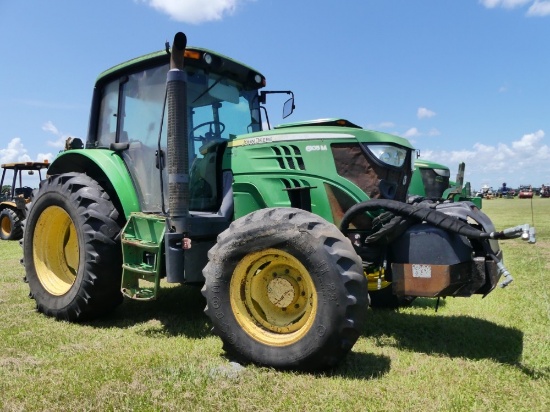 2013 John Deere 6105M