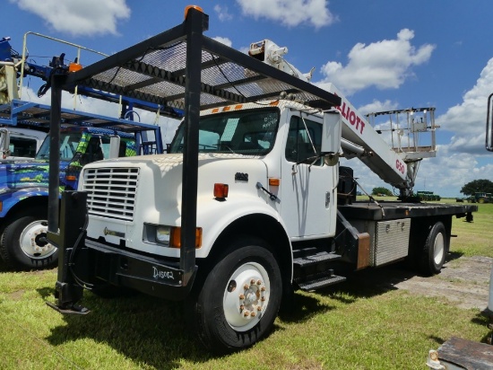 2000 International 4900 DT466E Boom Truck