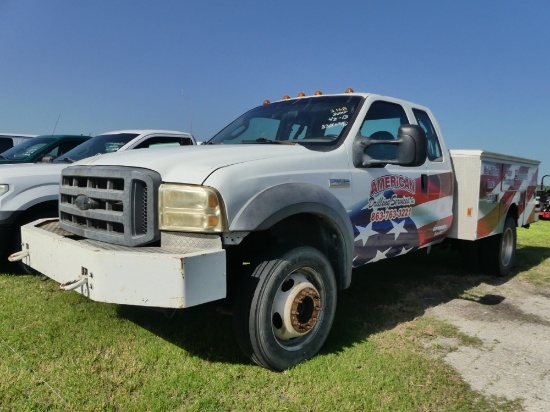 2005 Ford F-550 XL