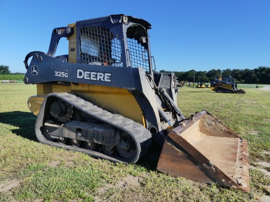 2018 Deere 325G