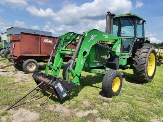 John Deere 4440