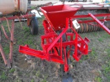 1 ROW CULTIVATOR WITH PLANTER