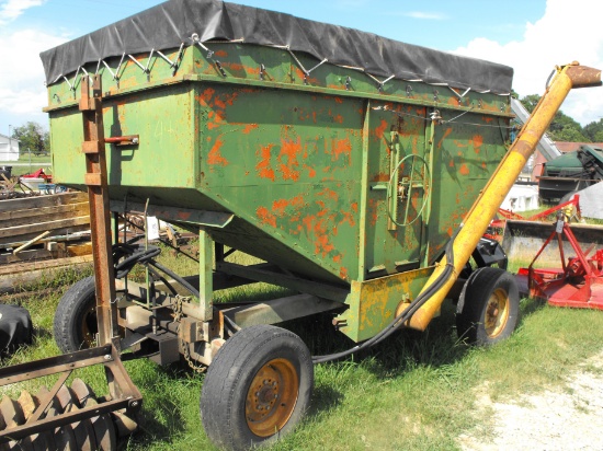 GRAVITY WAGON WITH SIDE AUGER