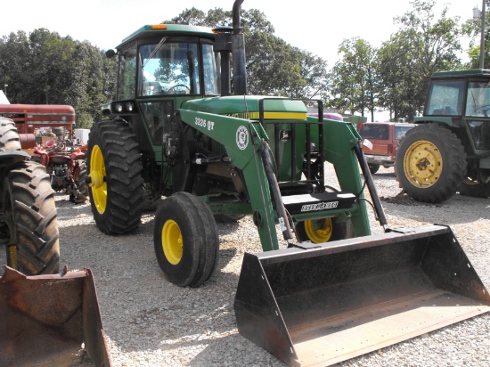 4440 JOHN DEERE C/A 3226 BUSH HOG LOADER