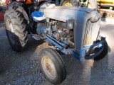 FORD 8OO TRACTOR