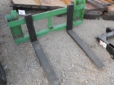 JOHN DEERE PALLET FORKS