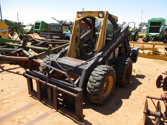 NH L185 skid steer