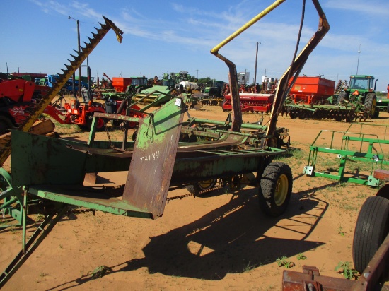 JD pop-up square bale loader