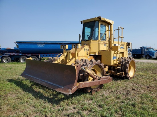 1990 CAT 815B Soil Compactor